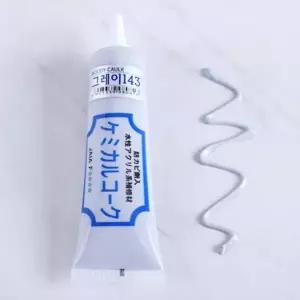 바닥 타일 찍힌곳 그레이43 우드코크 채우기 마루바닥보수 마루보수 거실