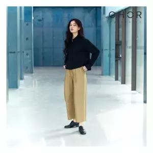 코어 어센틱 26SS 크롭 치노 팬츠 런칭 가격 59,900원