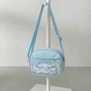휠라 키즈 시나모롤 크로스백 LIGHT BLUE FK261RB07G001 442