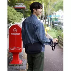 [롯데백화점]헤지스ACC [HATCH-BAG][11인치 스마트패드 수납가능] 블랙 나일론 크로스백 HJBA6E340BK