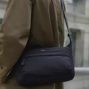 [AK분당점] [헤지스] [HATCH-BAG]블랙 나일론 크로스백 HJBA5F340BK