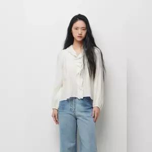 매장정품 SISLEY 시슬리 [2컬러] 벤틀리 프릴 핀턱 블라우스 SAWS49631 SAWS49631EE 2023234