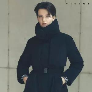 런칭가399,000원 시슬리 하이넥 벨티드 롱 다운 점퍼 1종