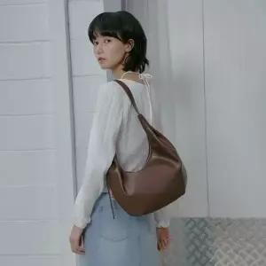 LAP SOFT CURVE HOBO BAG AS7AB283