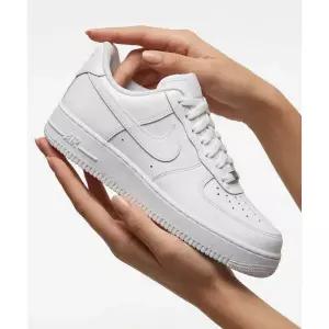 NIKE 에어 포스 1 07 W - 화이트 / DD8959-100