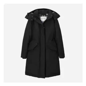 하객룩 버버리 LEYBURN 레이번 여성 다운 코트 81120631
