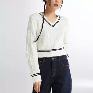 케이블 크롭 V넥 스웨터 (SPKWE12G53-O)