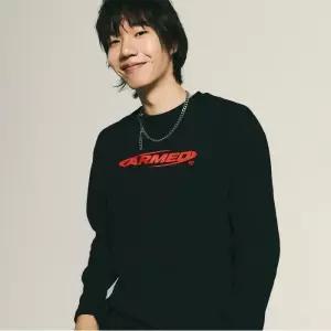공용 ARMED 스티치 긴팔 티셔츠 [블랙/레드] (MSFMTSL02BD-W)