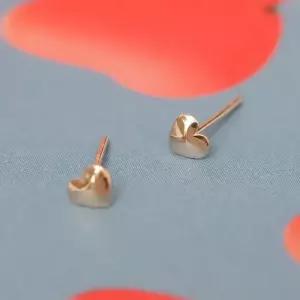 [아우트_6819]14K 골드귀걸이 GOLD 골드 하트 일자침