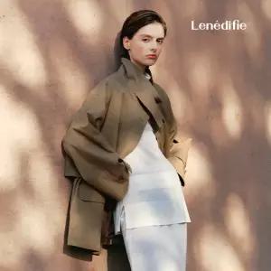르네디피 25FW 울블랜드 패딩 하프코트