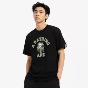 베이프 퍼스트 카모 컬리지 반팔 티셔츠 001TEM301013M BKXGR
