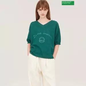 베네통 셔링 자수 브이넥 니트 BAKPA7631