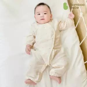 아기 꽃 우주복
