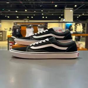 반스 컴피쿠시 올드스쿨 ComfyCush Old Skool 블랙 스니커즈 VN0A3WMAVNE 575323