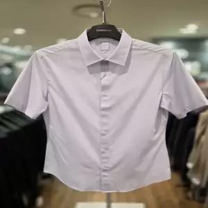 [바쏘옴므] Z2TD63A 25년S/S  슬림 라이트그레이 기본 레귤러카라 스판 반소매 셔츠 (P003622087)