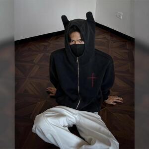 피콜로 남성 블랙 워싱 데빌 맨투맨 가을 십자가 자수 후드 카디건