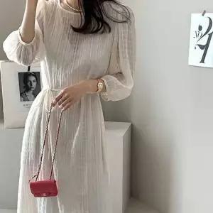 화이트 블랙 패턴 프릴 민소매 롱 원피스