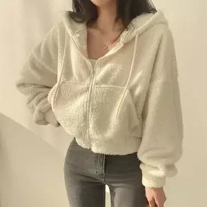 비욘드스타일 델라피코 크롭 양털후드 집업 1000442