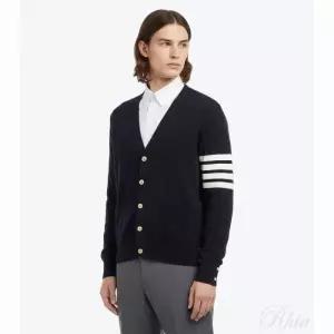 톰브라운 26SS 코튼 밀라노 스티치 4 바 브이넥 가디건 MKC171A 00219 415