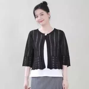 애비뉴투지 엄마옷 원버튼 세로 그물 펀칭 스카시 니트 여성 봄 여름 7부 볼레로 숏 가디건 J06633