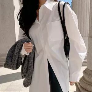 루즈핏 카라 화이트 셔츠 여성 봄가을 시즌 긴팔 셔츠