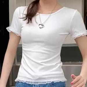 프릴 반소매티 우아한 실루엣 슬림라인 바디라인 상의 프릴반팔티