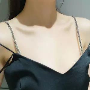 더블 큐빅브라끈 보석브라끈 섹시브라끈 패션브라끈 누드브라끈 투명끈 누드끈 오프숄더브라끈 오프숄더브