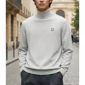 MAISON KITSUNE 추가생산 Fox Head PATCH REGULAR TURTLENECK LM00812KT1036-H120 폭스헤드 패치 레귤러 터