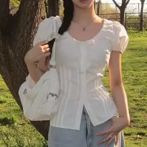 친절한탄씨 여성 페미닌 셔링 퍼프 반팔 블라우스 셔츠 2색 페미닌룩 데일리룩 데이트룩 캐주얼룩