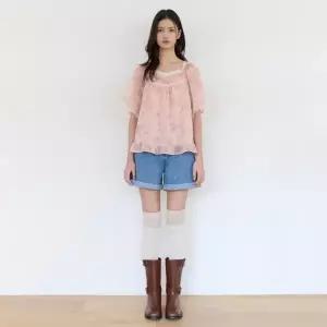[롯데백화점]써스데이 아일랜드 [여성]레이스 믹스 쉬폰 블라우스(T264MBL241W)