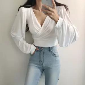 크롭 브이넥 랩 셔링 퍼프 긴팔 티셔츠