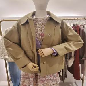 써스데이아일랜드 여성 소매 볼륨 포켓 야상 점퍼 T212MJP133W 687951
