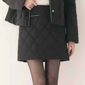 [로엠] 퀼팅 미니스커트 (RMWHE11R99-T)