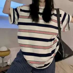 오버핏 멀티 스트라이프 반팔 티셔츠 단가라 스트라이프 빅사이즈 여성 반팔 캐주얼