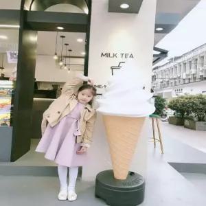 대형 아이스크림콘 조형물 입구 가게 카페 장식 간판