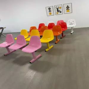 버스정류장 의자 플라스틱 야구장 공원 대기 벤치