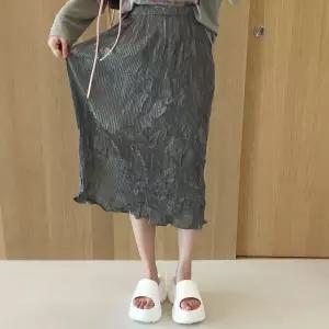 루비 글로시 광택 플리츠 H라인 여름 밴딩 미디 롱스커트 (3color)