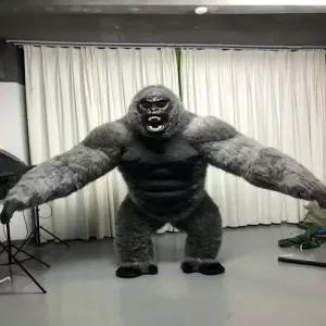 고릴라 인형탈 코스튬 공연 동물 코스프레 인형 분장 탈인형 행사 침팬지 검은 복장 축제