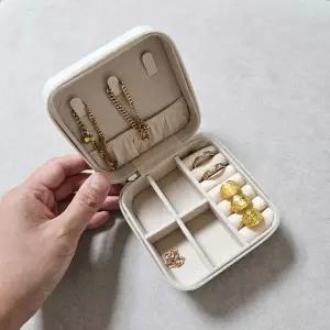 화이트 반지 보석 미니 주얼리 쥬얼리 귀걸이 보석함 악세서리 수납함