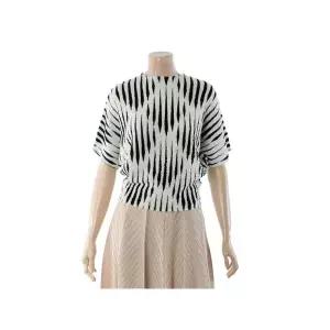 [요이츠] YK06WNPBL10 샤프웨이브 반팔티블라우스_P429538752