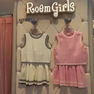 로엠걸즈 DP01 스카시 스웨터 조끼  스커트세트 스카시  스웨터 조끼 스커트세트 RGSM2412P