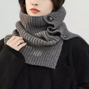 두툼 단추 넥워머 머플러 겨울 패션 스타일링 목보호