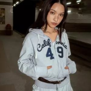 후아유 패치 크롭 후드집업 / WHMZG1111F 248752