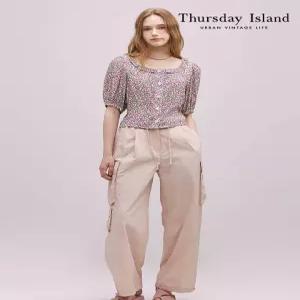 써스데이아일랜드Thursday Island 프릴 스퀘어 네크 블라우스T244MBL262W2657577