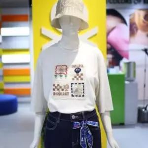 {백화점 정품} 베네통 크로셰 자수 반팔 티셔츠 BATSA1641