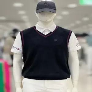 남성 엠블럼 패턴 자카드 니트 베스트 BGEFSV001BKDG