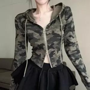 친절한탄씨 카모 크롭 후드집업 여성 투웨이 지퍼 긴팔 슬림핏 간절기 카모플라쥬 밀리터리후드티