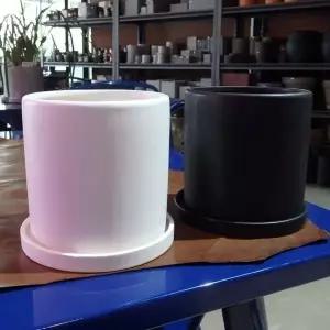 [콩심팥심]모던 도기 원형 무광(소) 화이트 13x13cm 화분 (받침대 기본 포함)