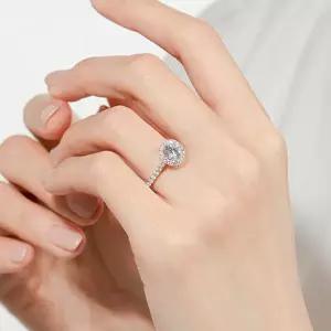 [로이드](센텀시티점)18K 1캐럿 다이아몬드 헤일로 파베 반지 LRD23040D