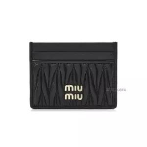 미우미우 MUST IT_SS26 여성 마테라쎄 카드지갑 5MC076 AFPP F0002